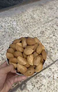 بادام شیرین