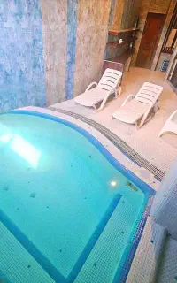 استخدام خانم نظافت و پذیرش VIP خانوادگی