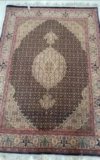 ۲ عدد فرش دستباف تبریز