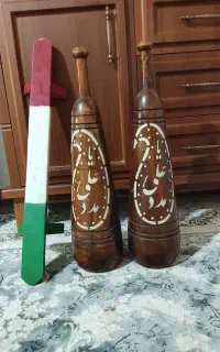 میل باستانی و تخته شنا