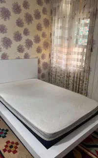 تخت خواب یک و نیم نفره