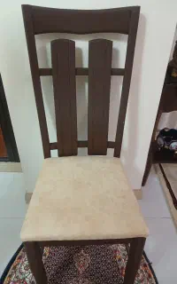 صندلی چوبی