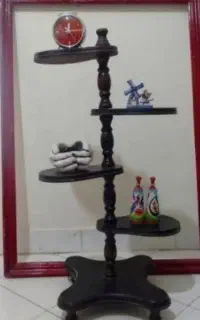 شلف چوبی قدیمی