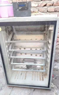 دستگاه جوجه کشی