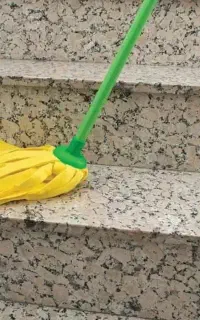 شرکت خدماتی نظافت ، نظافتچی راه پله و ساختمان