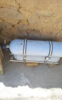 تعدادی اهن و کپسول سی ان جی