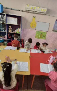 پرستار کودک، کمکی مادر