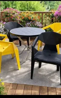 میز و صندلی پلاستیکی مدل ۳بعدی