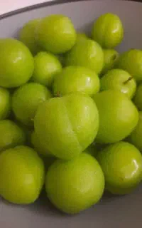 آلوچه ملس و ترد