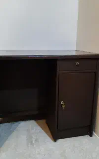 میز تحریر یا میز ناخن  چوبی