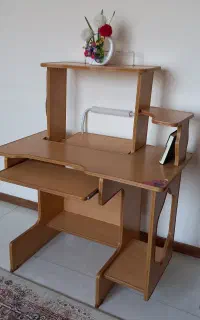 میز کامپیوتر و تحریر
