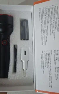 چراغ قوه شارژی  مدل اف ۷۶۶ باطری اورجینال