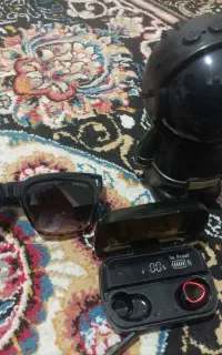 تعدادی وسایل اسپیکر بلوتوث و هندزفری ایرپاد...