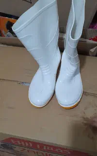 چکمه نونو