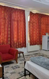 سوئیت مهمانپذیر. (تمیز روبروی حرم با پارکینگ)