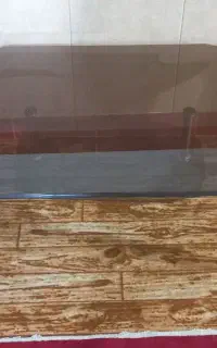 جلوی مبلی سالم...