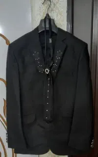 کت وشلوار کاملا نو