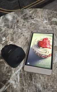 گوشی آنر Honor 4c بسیار تمیز 8 گیگ حافظه رام 2