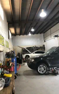 تعمیر و کارشناسی تخصصی BMW و Benz درمحل و تعمیرگاه