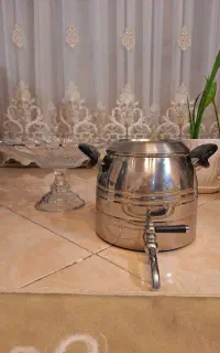 کتری استیل ۶ لیتری و میوه خوری پایه دار کریستال