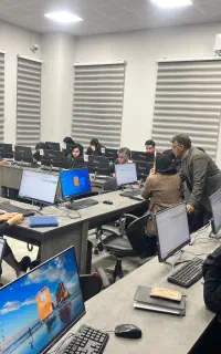 متفاوت و استانداردیادبگیر و کار کنید
