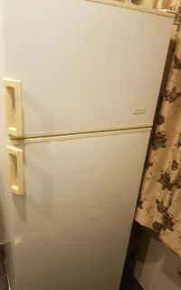 یخچال آزمایش
