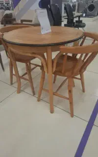 میز ناهارخوری لهستانی