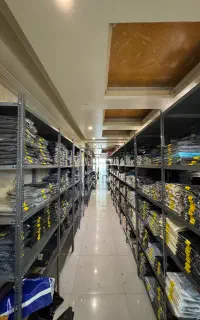 کارمند انبار آقا و خانم