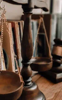وکیل پایه یک دادگستری و مشاور حقوقی