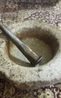 هاون‌سنگی‌قدیمی‌همراه‌با‌دسته