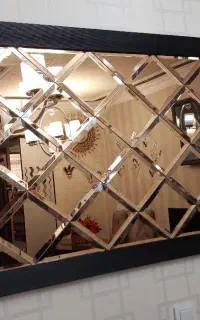 آینه لوزی شکل لبه ها تراش خورده رنگ شامپاینی