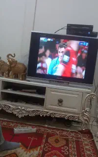 یک عدد تلفزیون ۳۲ انج