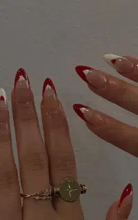 ناخن کار  و اکستنشن مژه