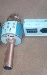 3عدد اسپیکر سالم و درحدنو 2تا طرح میکروفون ویکی