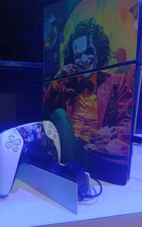 ps5 slim 1tb + پایه شارژر اورجینال و ۱۱ بازی