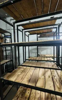 قفسه فروشی جنس فلز و چوب