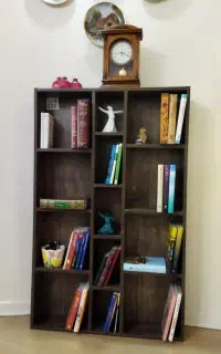 قفسه مناسب کتاب و دکوری