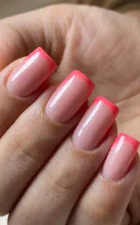 آموزش کاشت ناخن