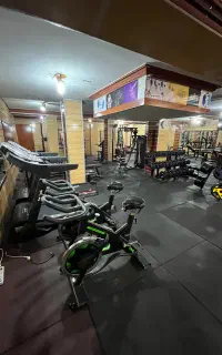 مربی بدنسازی آقا