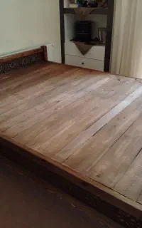 تخت سنتی و با کیفیت