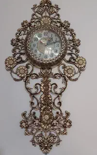 ساعت دیواری و تابلو