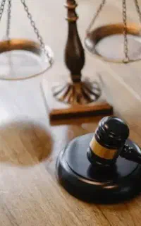 وکیل و مشاوره حقوقی