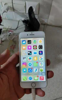 گوشی آیفون8