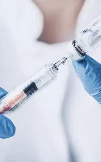 خدمات پرستاری در منزل تزریقات آمپول سرم تراپی