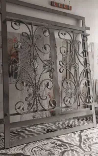 پنجره آهنی