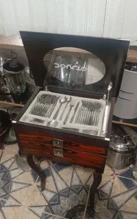 میز قاشق چنگال