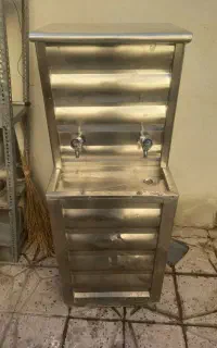 آب سرد کن فروشی