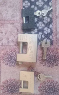 سه تا قفل کتابی