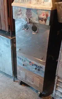 دستگاه بستنی قیفی