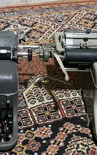 ماشین تایپ قدیمی کلکسیونی